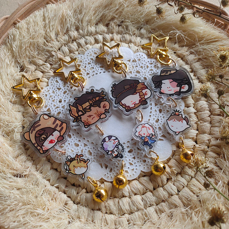 Acrylic Linked Charm by @noeye1_